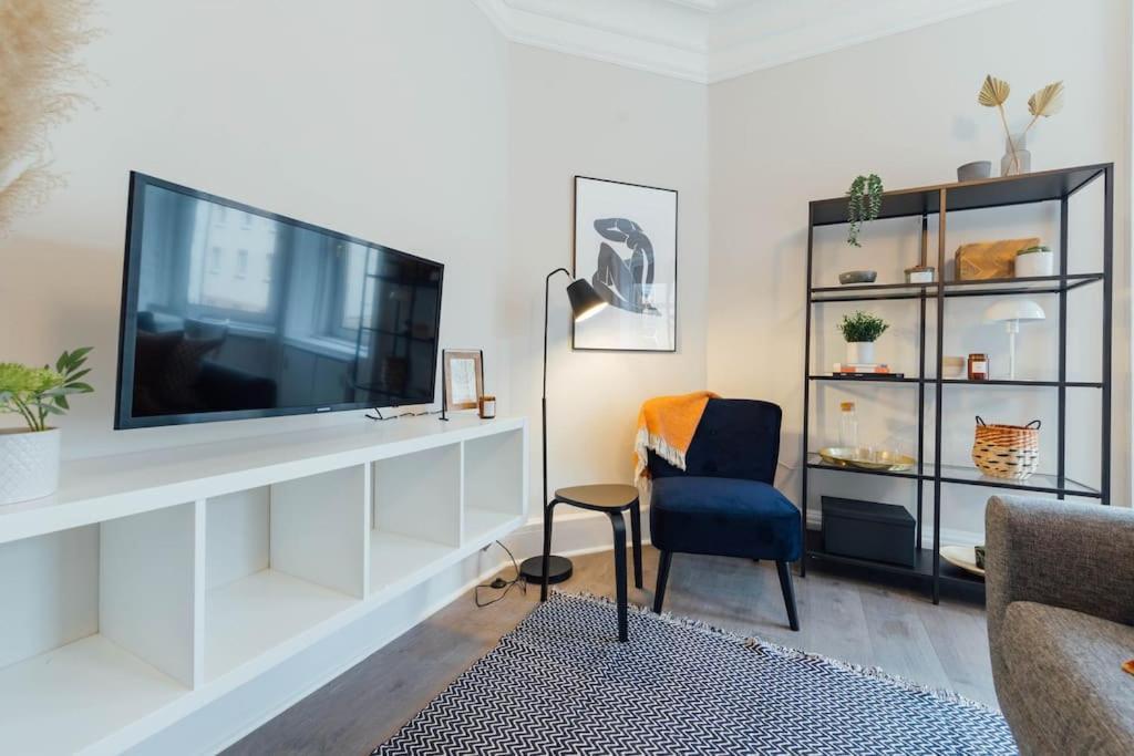 Stylish Stirling Apartment - Free Parking Εξωτερικό φωτογραφία