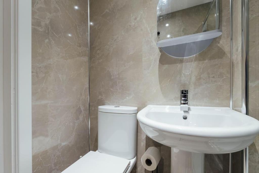 Stylish Stirling Apartment - Free Parking Εξωτερικό φωτογραφία