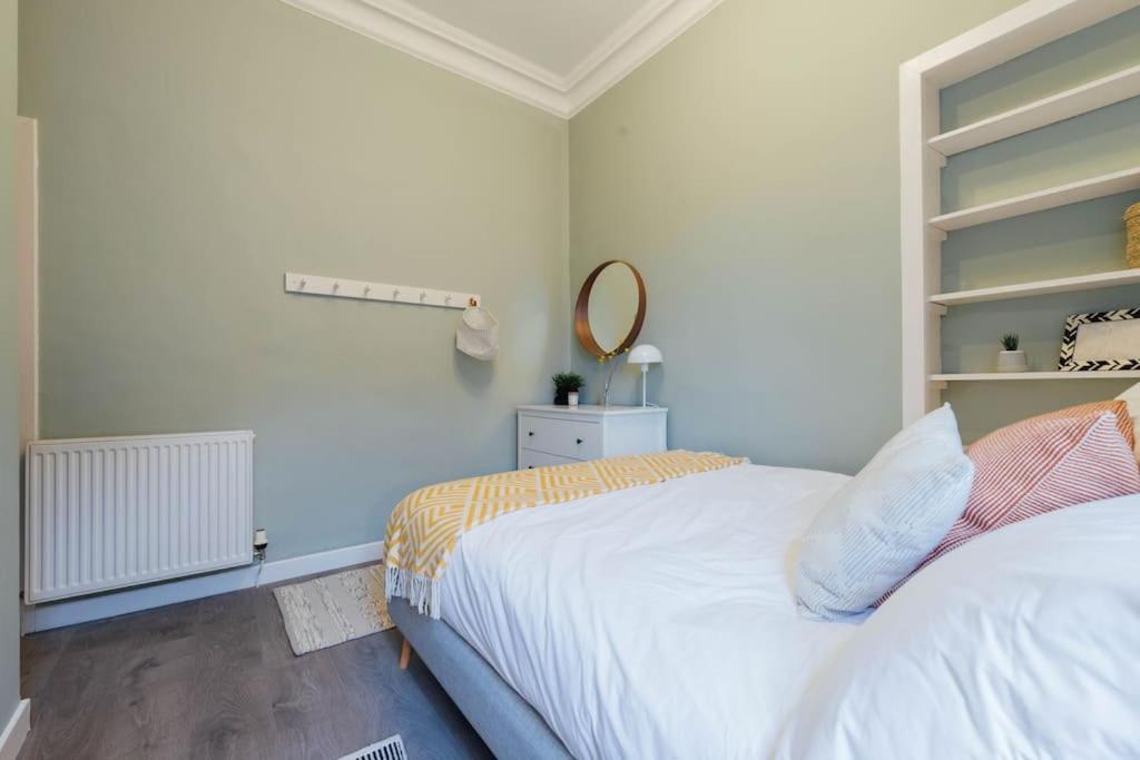 Stylish Stirling Apartment - Free Parking Εξωτερικό φωτογραφία