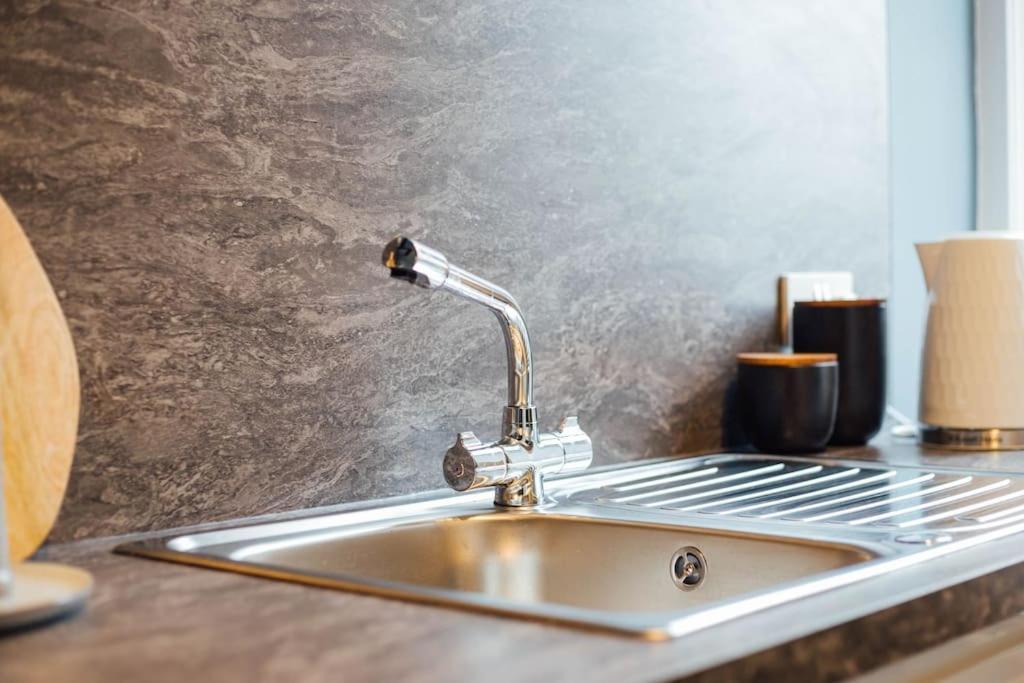 Stylish Stirling Apartment - Free Parking Εξωτερικό φωτογραφία